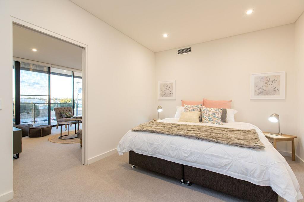 Luxury Four Bedroom Apartment With Swimming Pool Wagga Wagga Exterior photo