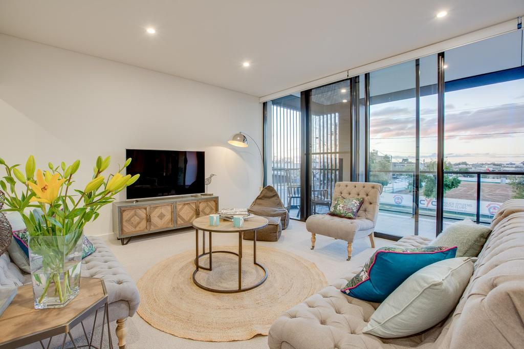 Luxury Four Bedroom Apartment With Swimming Pool Wagga Wagga Exterior photo