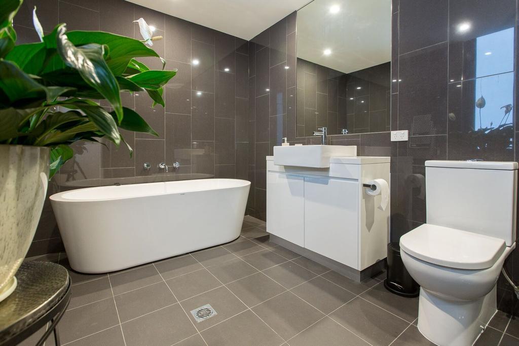 Luxury Four Bedroom Apartment With Swimming Pool Wagga Wagga Exterior photo