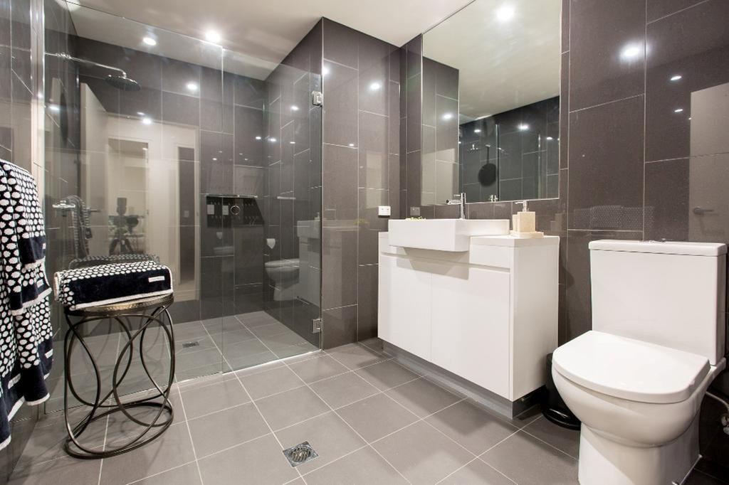 Luxury Four Bedroom Apartment With Swimming Pool Wagga Wagga Exterior photo