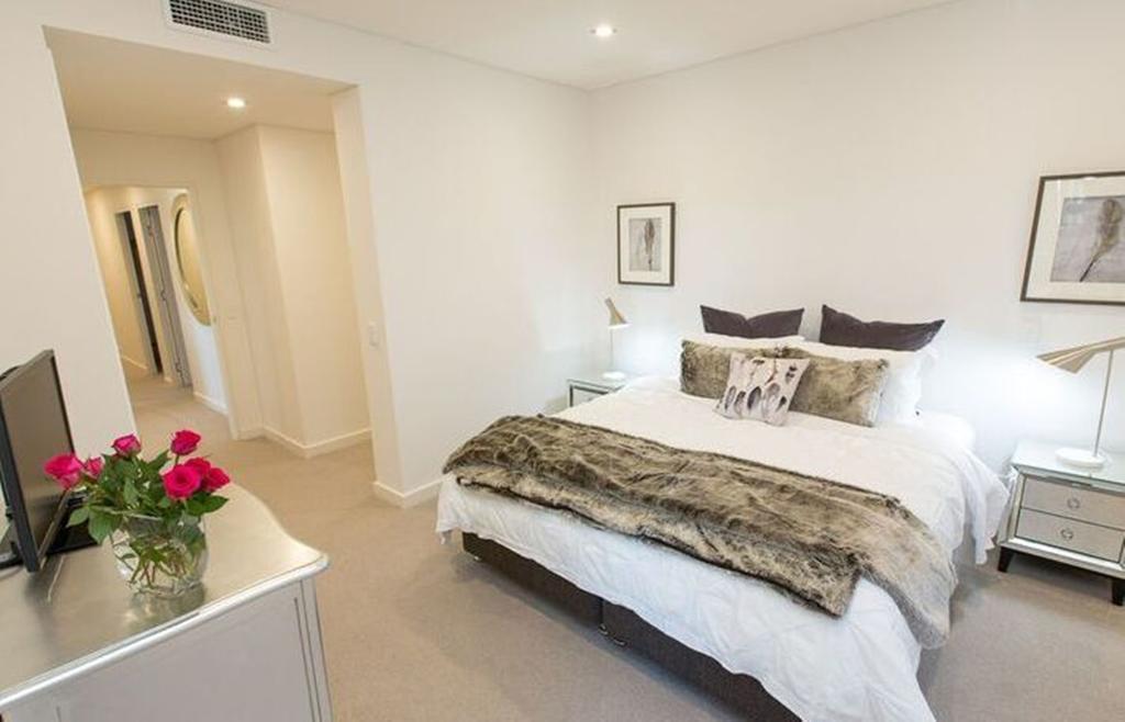 Luxury Four Bedroom Apartment With Swimming Pool Wagga Wagga Exterior photo